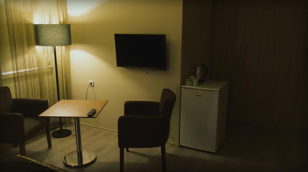 Sun Apartment *