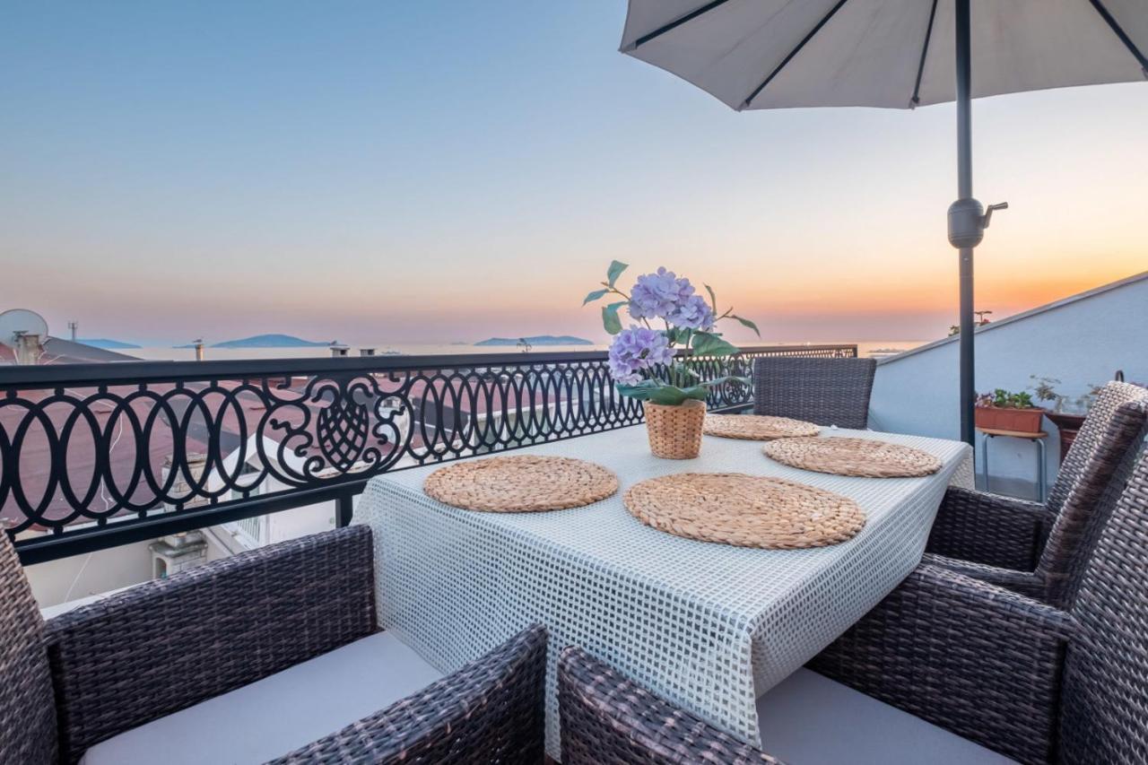 Apartment Peaceful Flat With Adalar View, Balcony And Terrace In Maltepe *