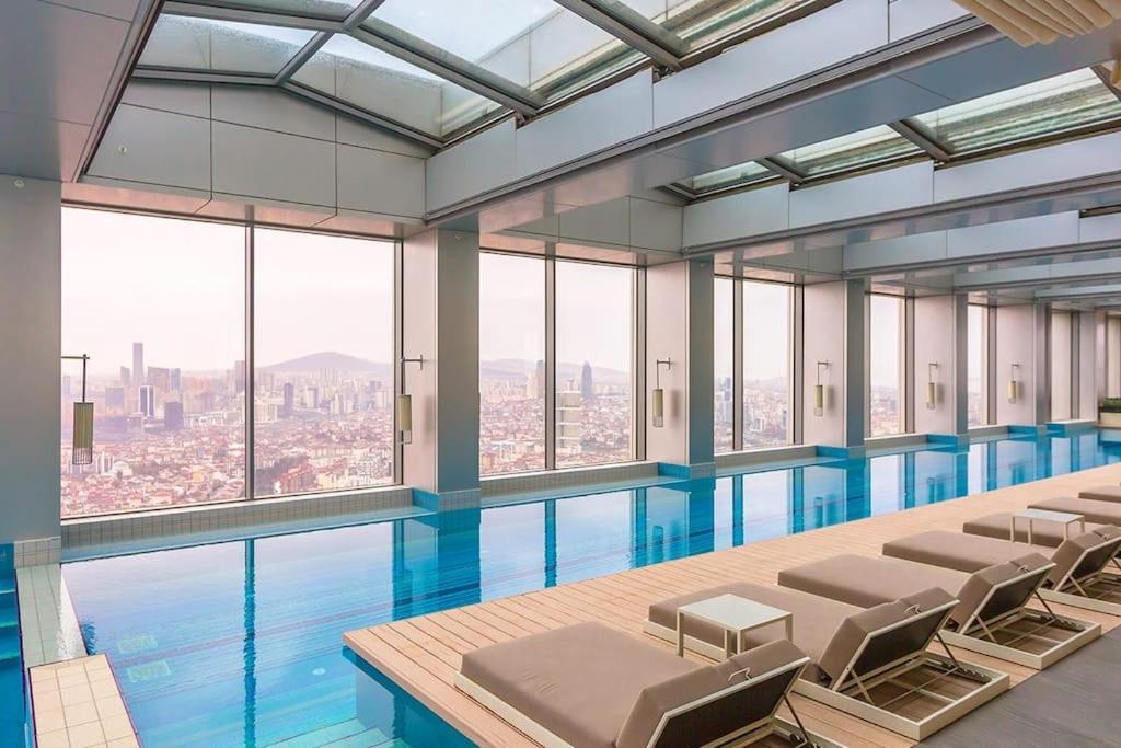 Emaar, Dinner At 102m With A View Of The Bosphorus