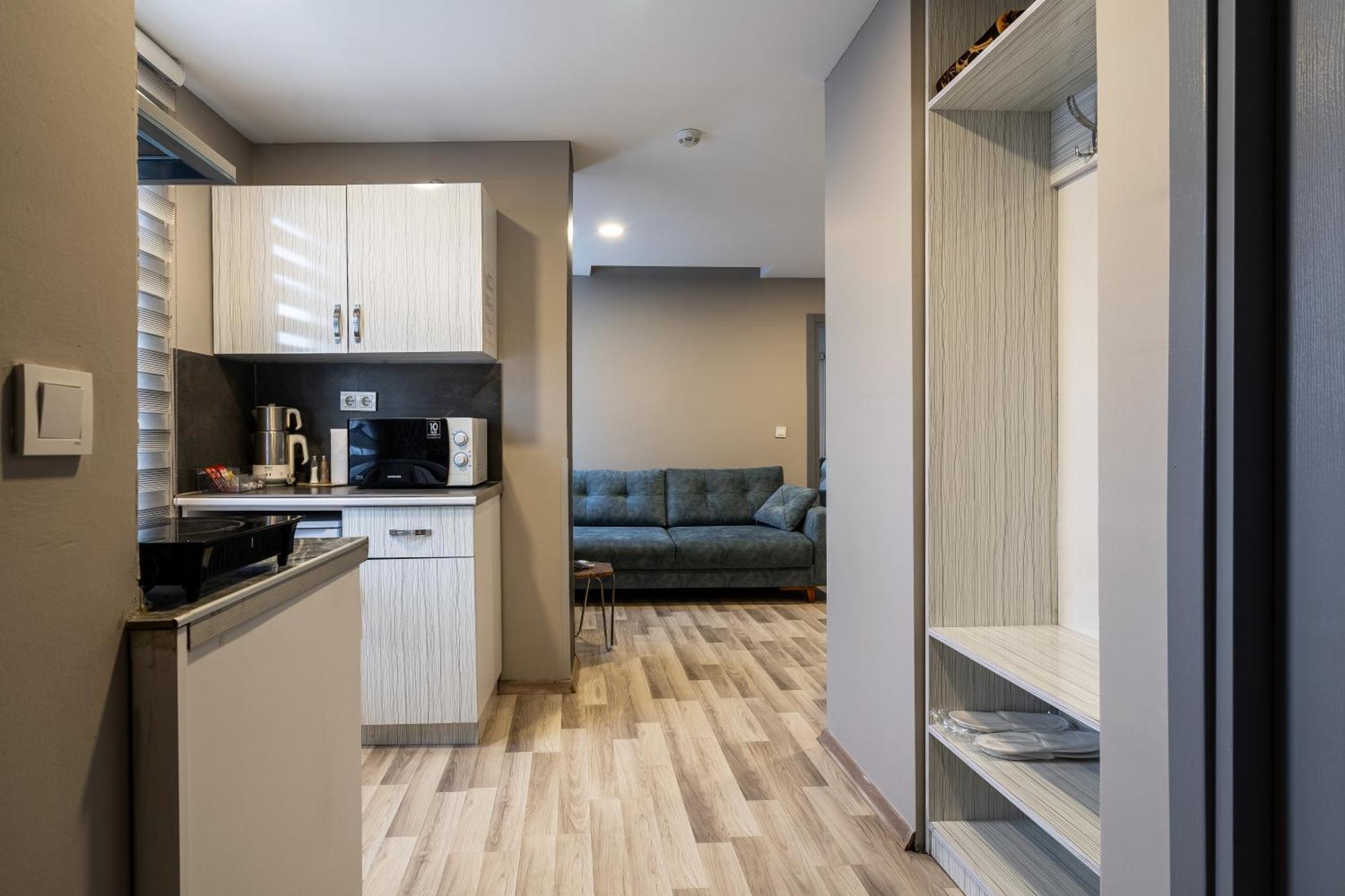 Element Aparthotel 2*