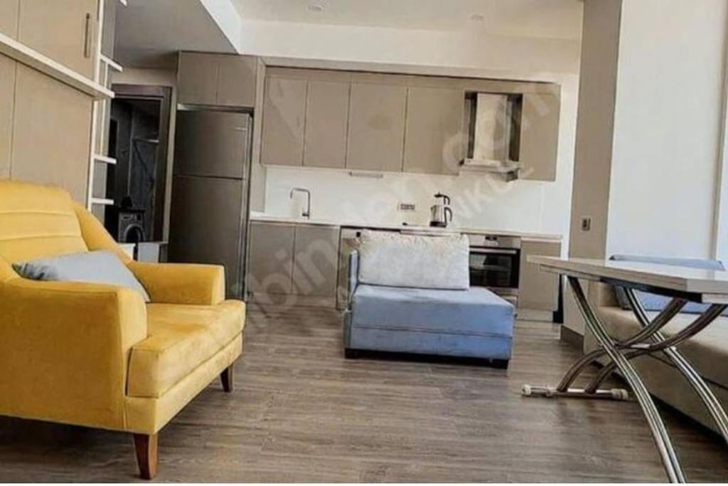 Wonderfully Located Seaside 3 Minutes To Metro