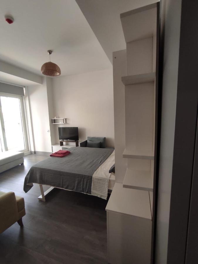Wonderfully Located Seaside 3 Minutes To Metro Istanbul