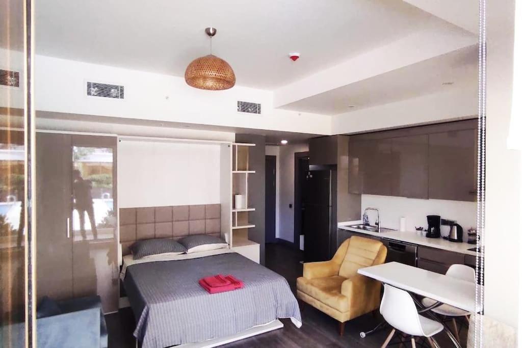 Wonderfully Located Seaside 3 Minutes To Metro Istanbul