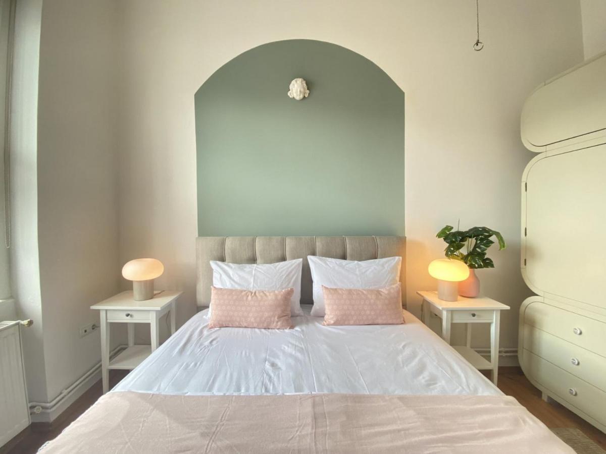 Distinguished Flat Near Istiklal