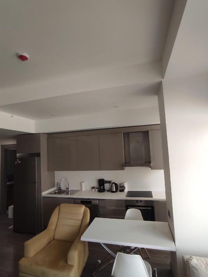 Wonderfully Located Seaside 3 Minutes To Metro Apartment