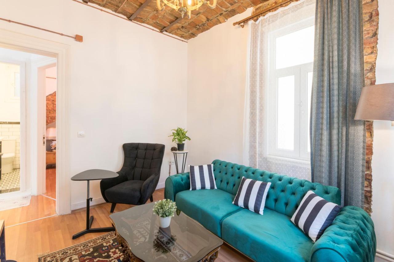 Apartment By Galata- Historical And Modern