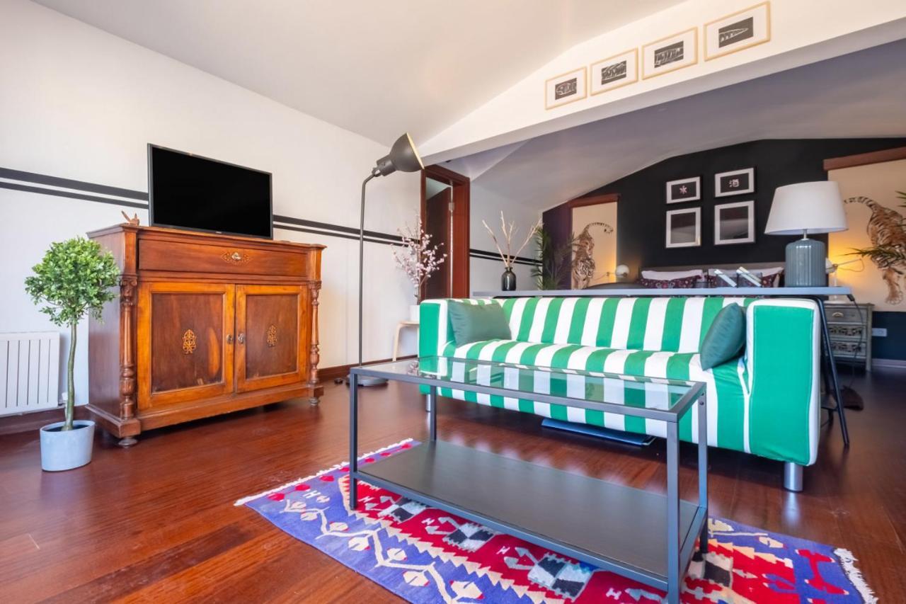 Flat With Terrace Near Istiklal Street Apartment Istanbul