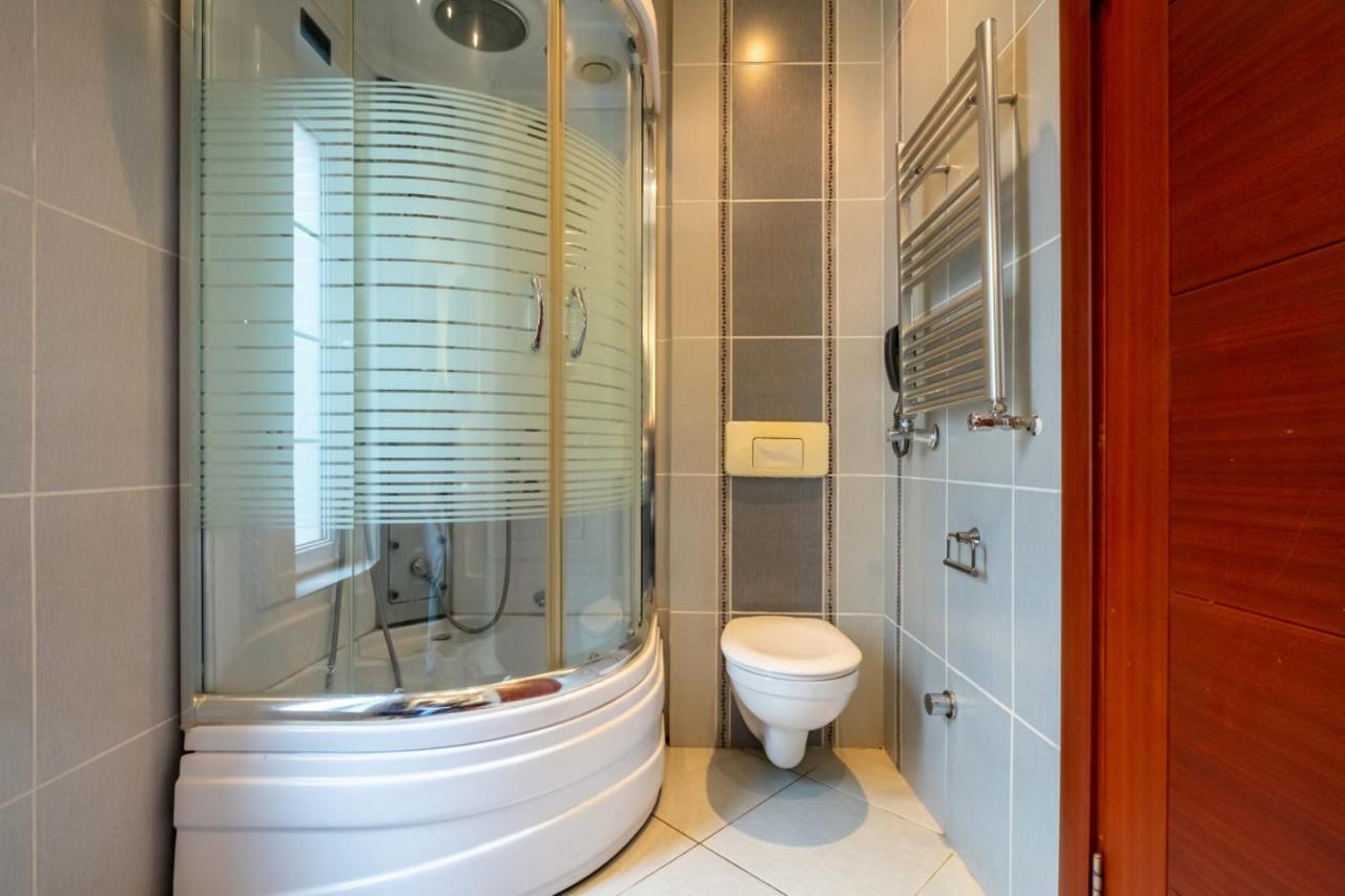 Flat With Terrace Near Istiklal Street Apartment Istanbul