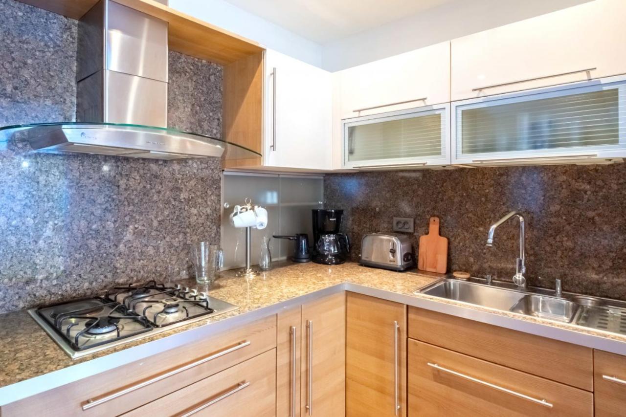 Flat With Terrace Near Istiklal Street Apartment *