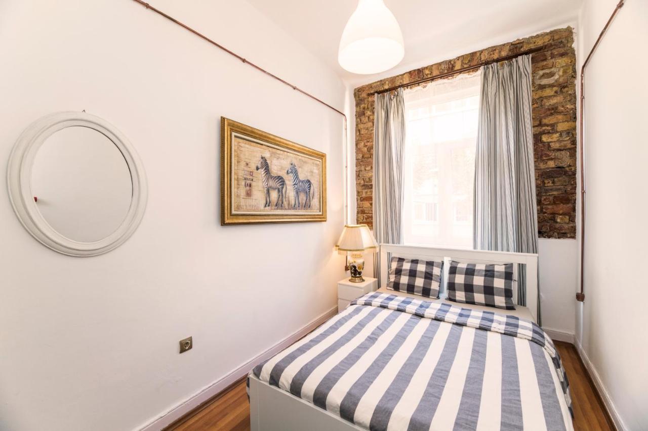 Apartment By Galata- Historical And Modern *