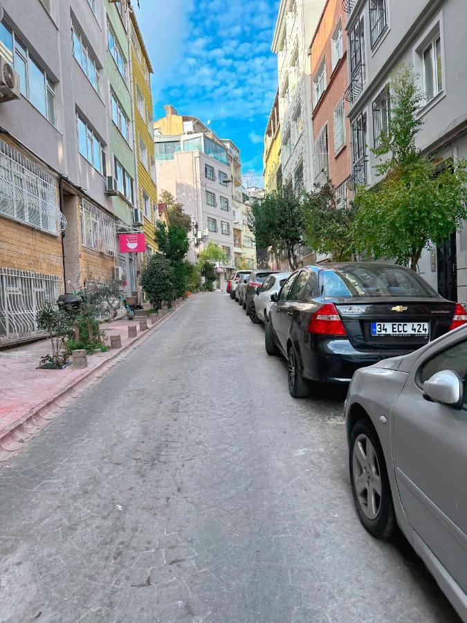 Aliya No1-new Close To Taksim *