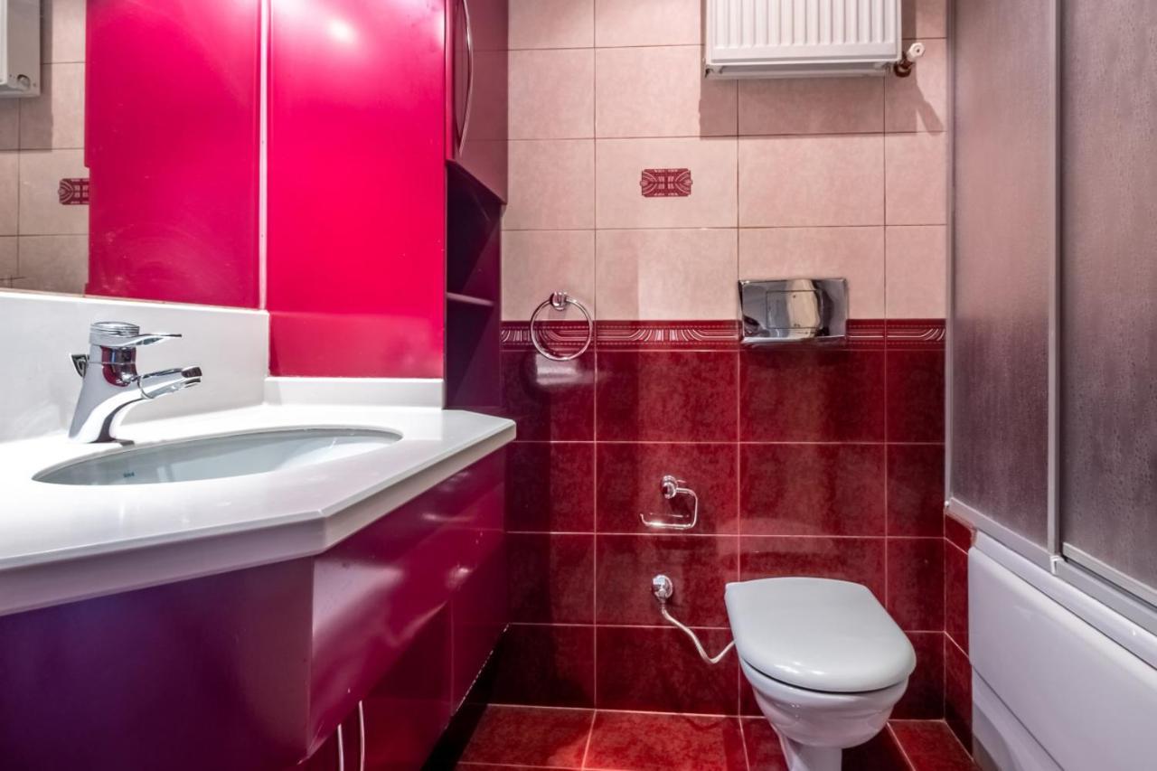Bright And Flat In Kadikoy With Balcony *