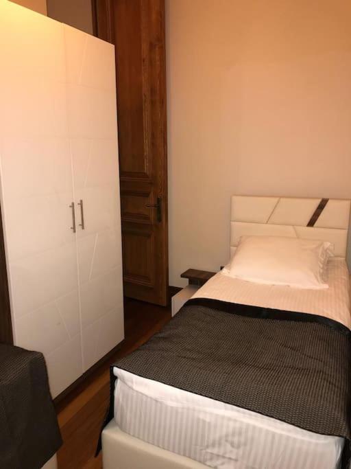 Aslan Apartment