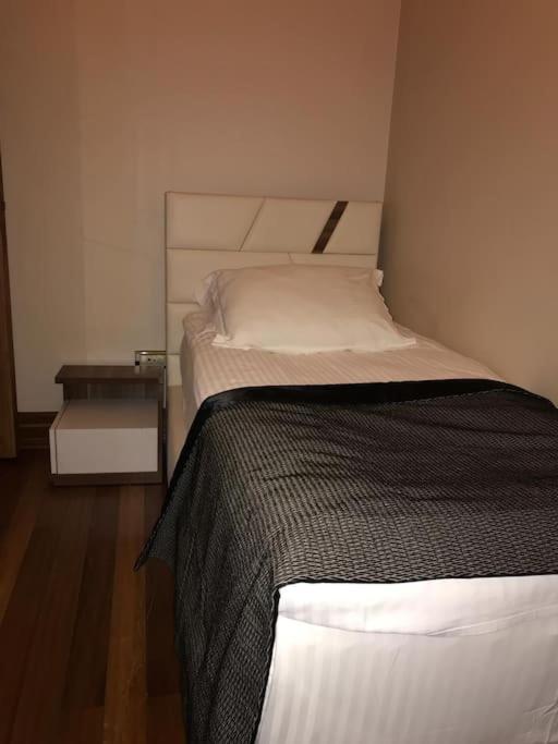 Aslan Apartment