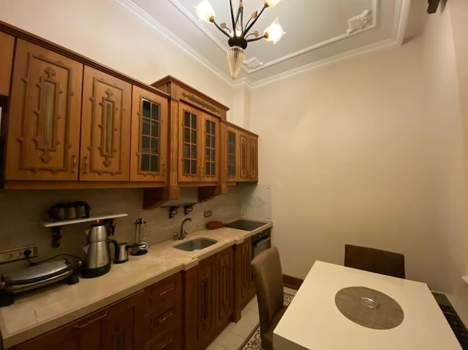 Aslan Apartment *