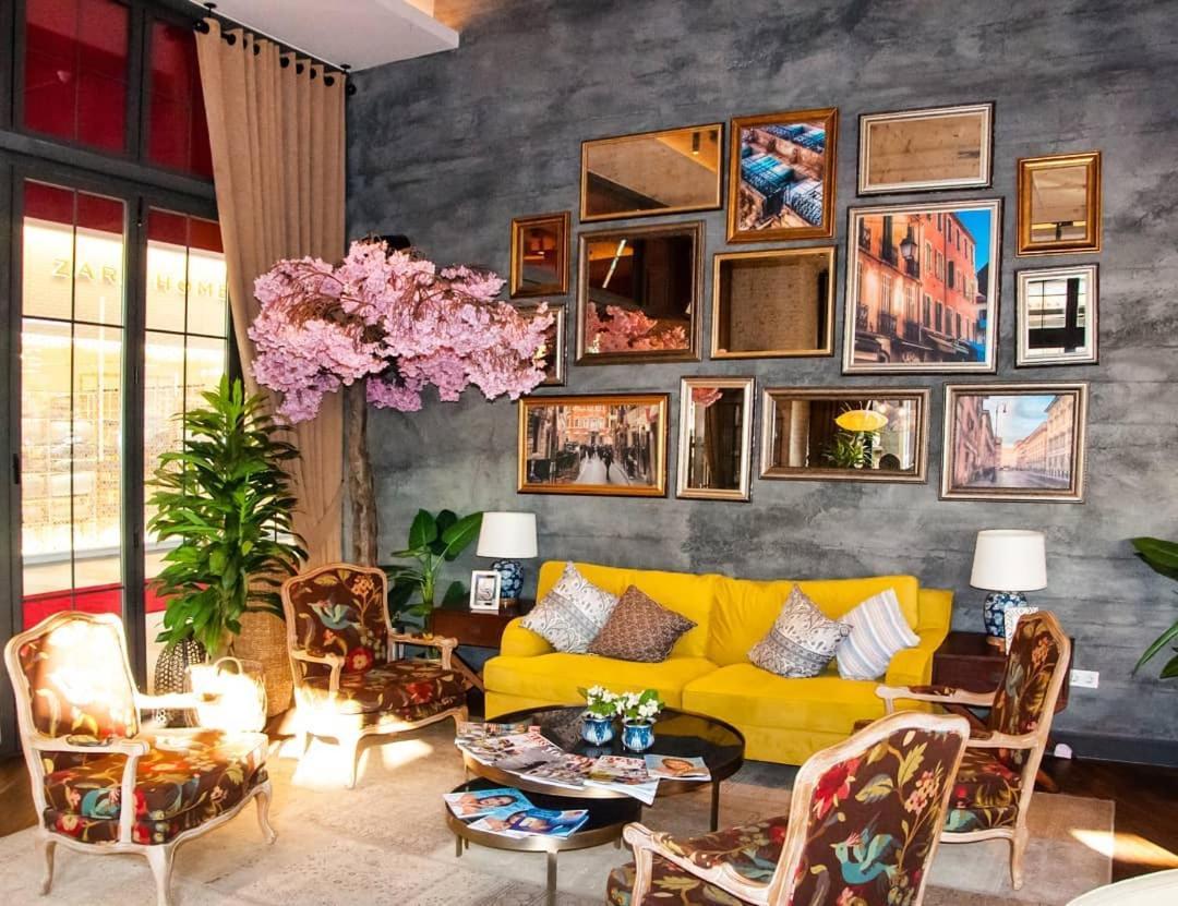 Wonderfully Located Seaside 3 Minutes To Metro Istanbul