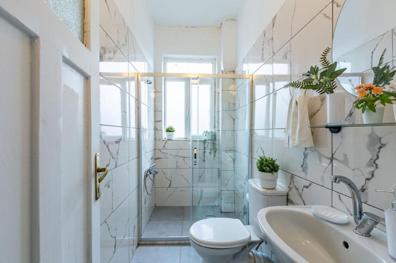 Colorful Flat With Excellent Location Near Trendy Attractions In Kadikoy Istanbul
