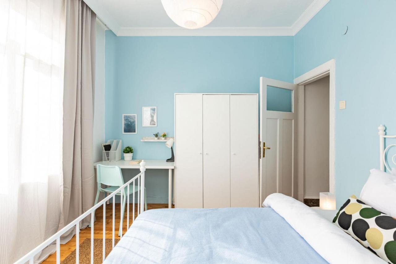 Colorful Flat With Excellent Location Near Trendy Attractions In Kadikoy