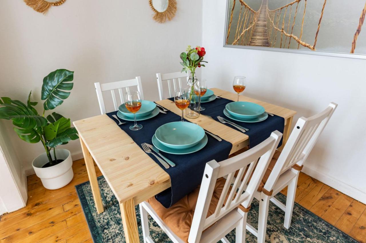 Colorful Flat With Excellent Location Near Trendy Attractions In Kadikoy Apartment *