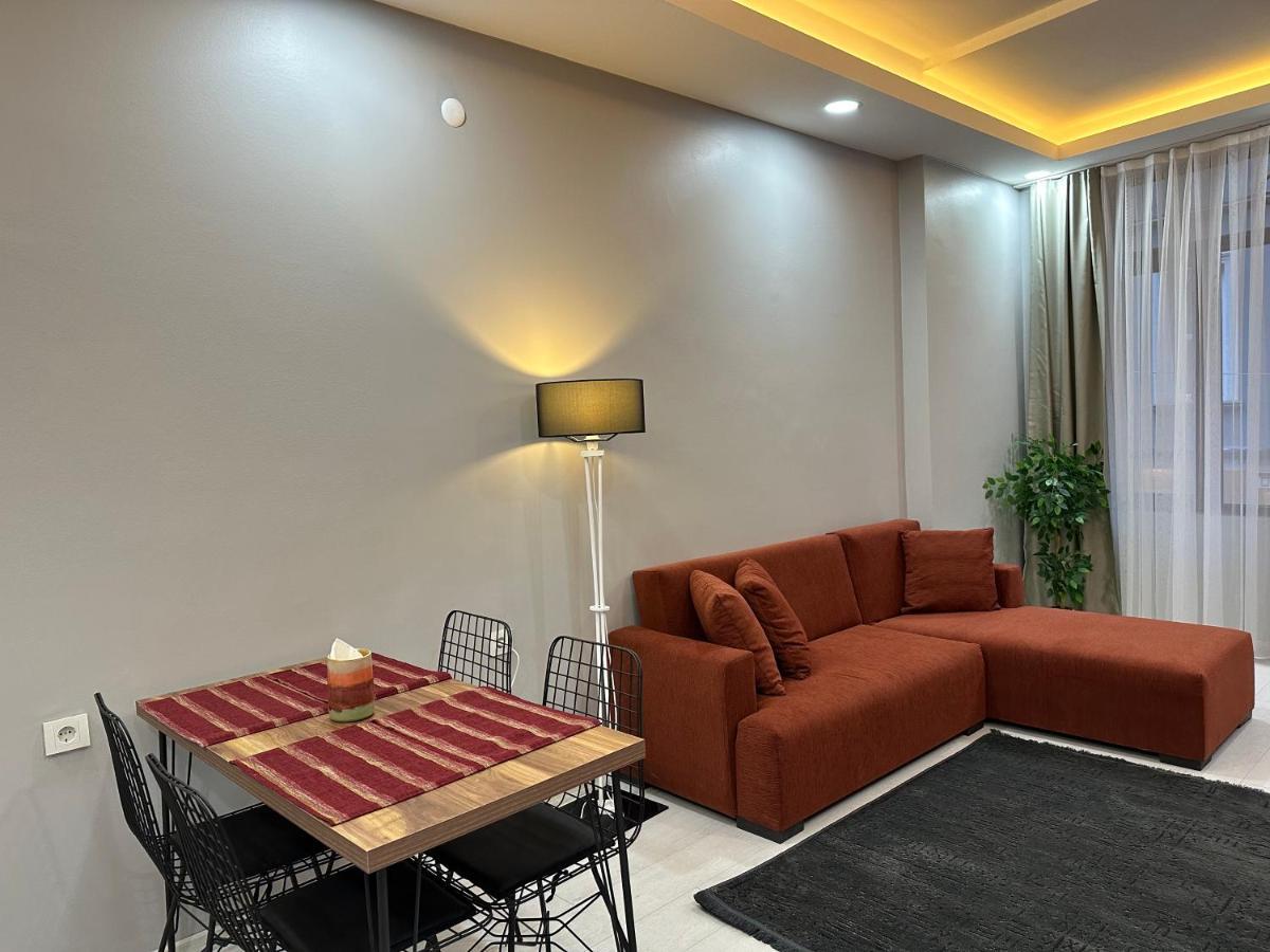 Daire Homes Of No.23 *