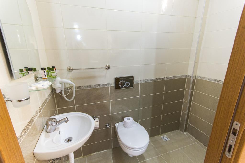 Herton Apart 3*