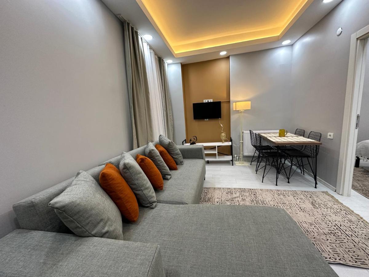 Daire Homes Of No.23 *