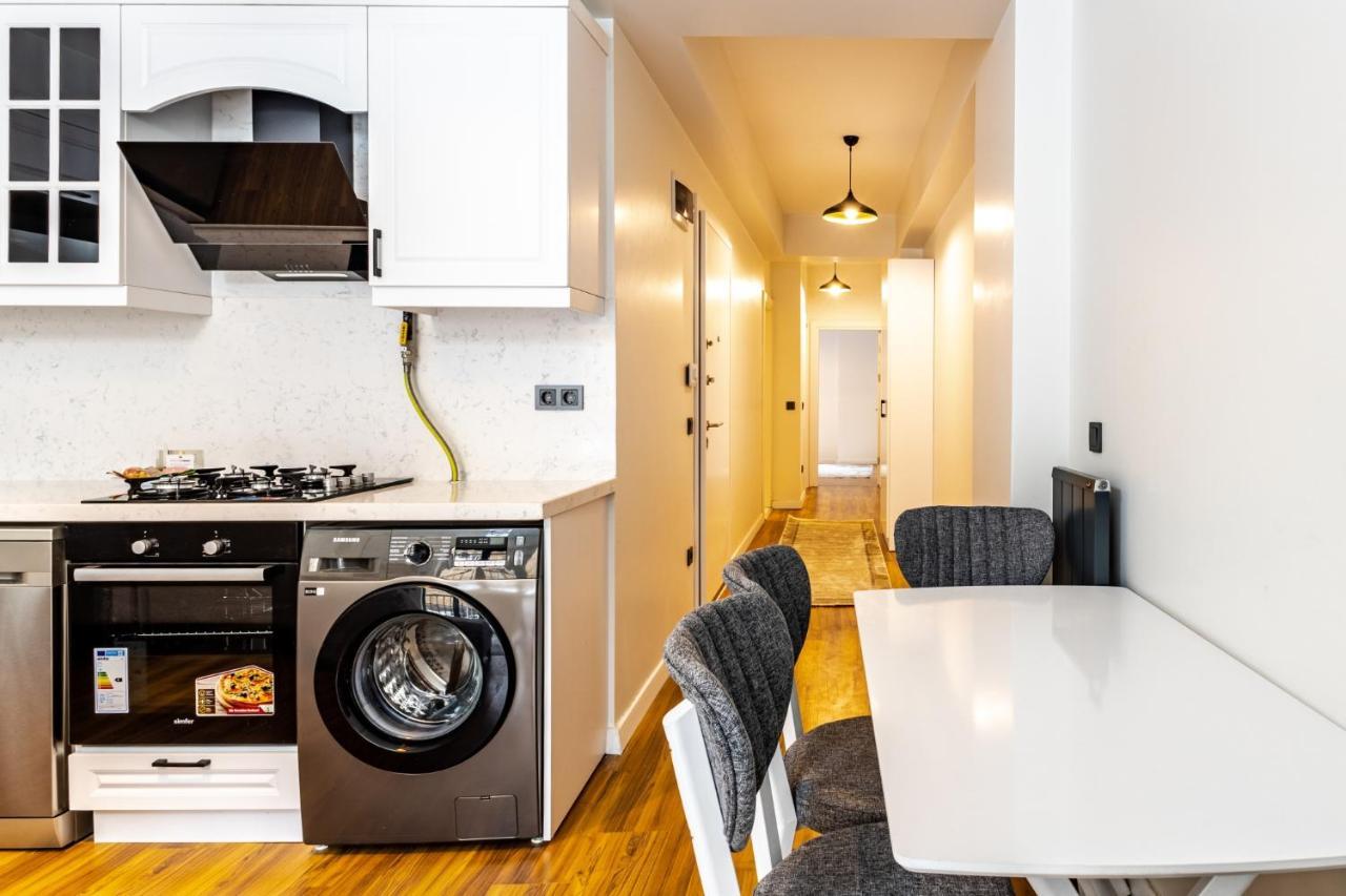 Central And Modernly Furnished Flat In Sisli Istanbul