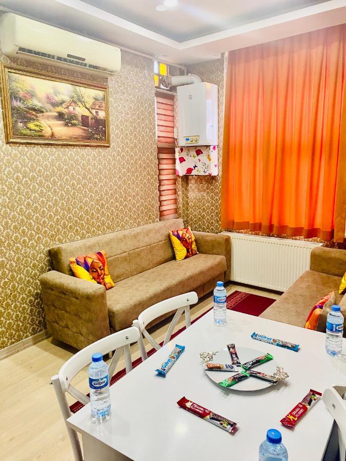 White Aparthotel *