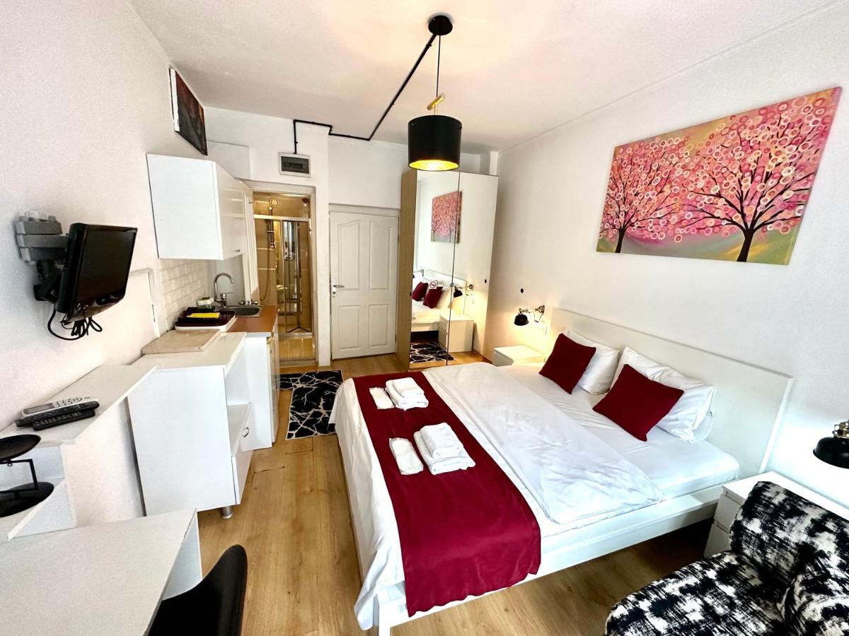 Aram Galata Suites *