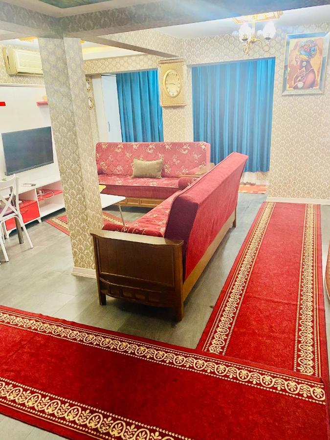White Aparthotel *