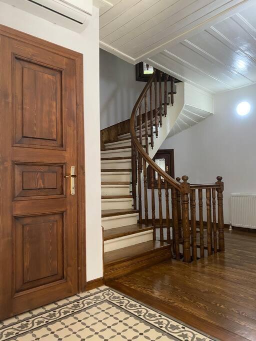 Apartment Historical Greco-Ottoman Pavilion Near Tram In Fatih *