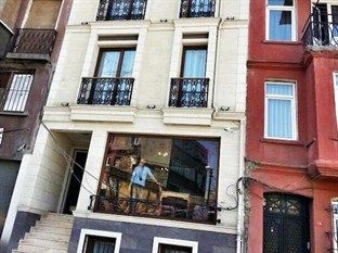 Almond Hill Aparthotel 2*