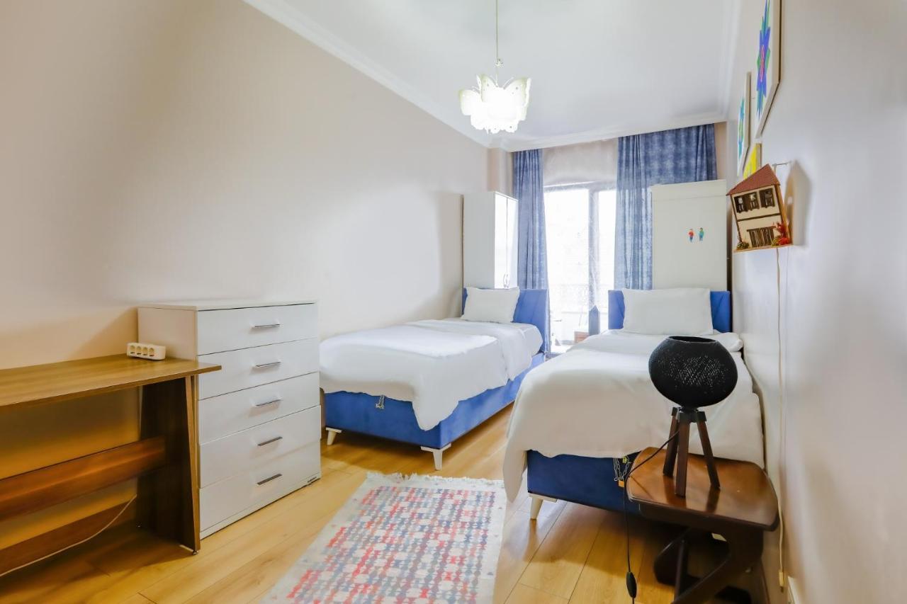 Peaceful Flat With Adalar View, Balcony And Terrace In Maltepe Apartment *