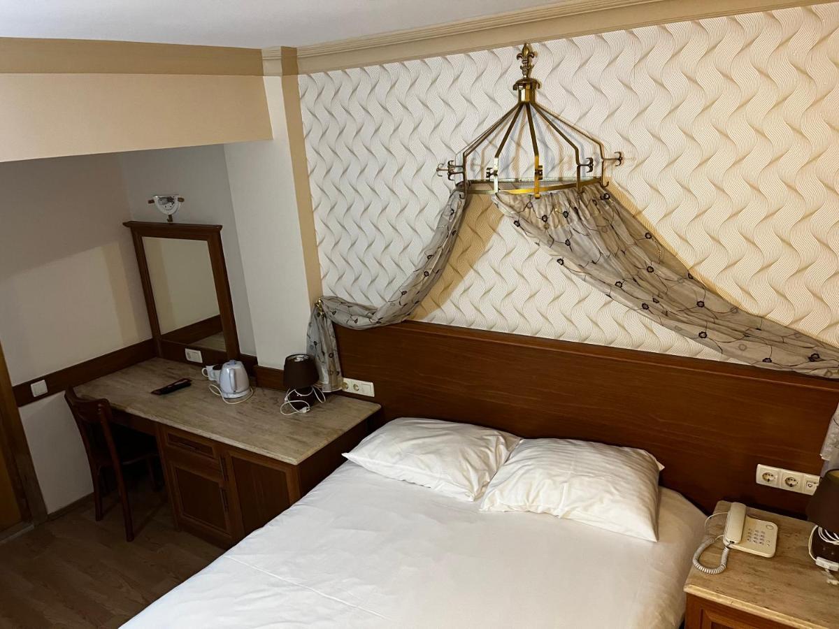 Grand Peninsula Hotel