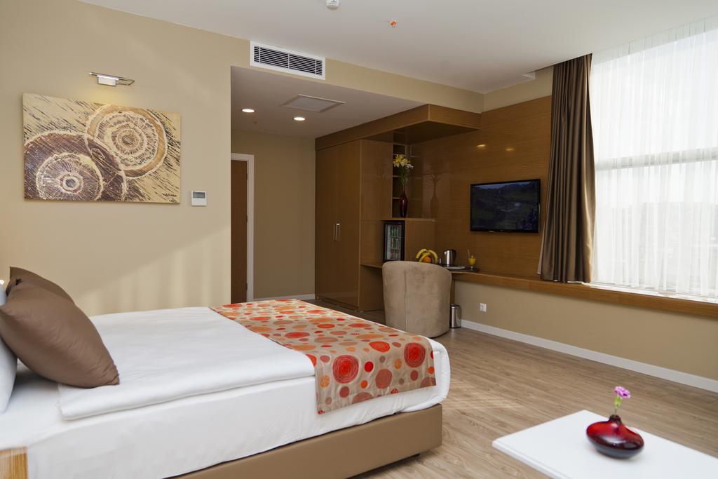 Grand Plaza Hotel 3*