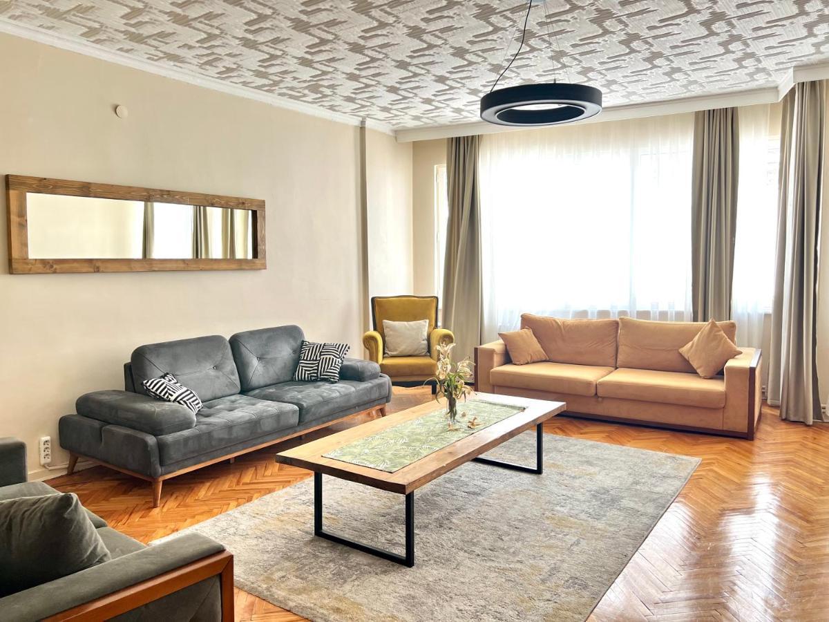 Spacious And New Family *