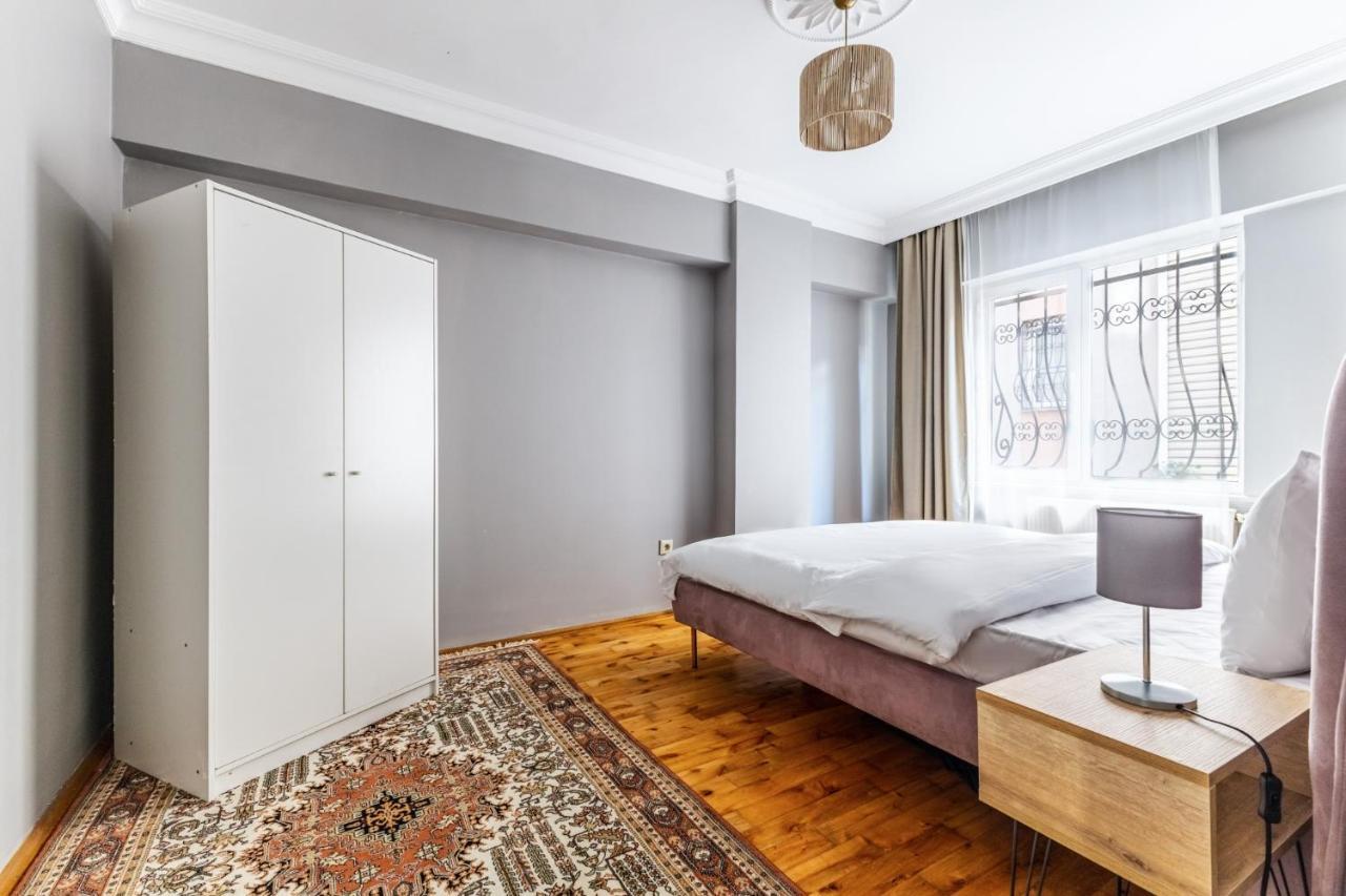 Fully Furnished Magnificent Flat In Uskudar Apartment