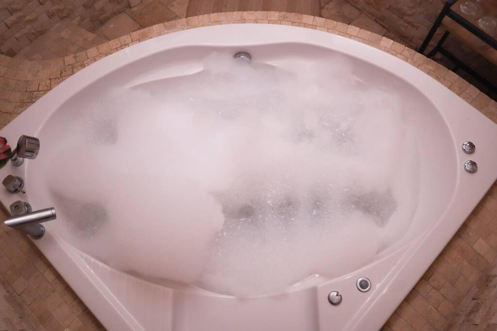 Delux Private Jacuzzi And Sauna Inside The Flat