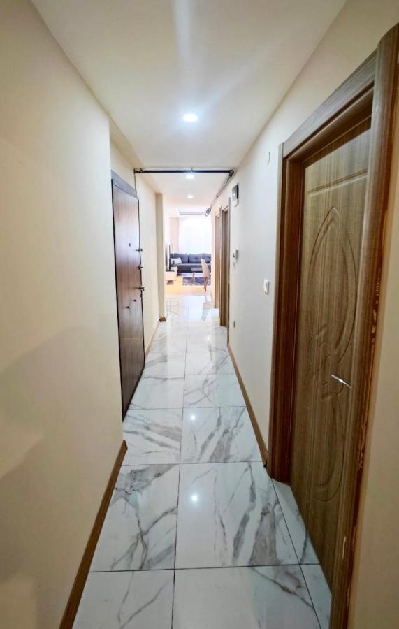 Apartment Trump Tower - Cevahir Shopping Center - Sisli Metro Iki Yatak Odali Klimali Tuem Daire *