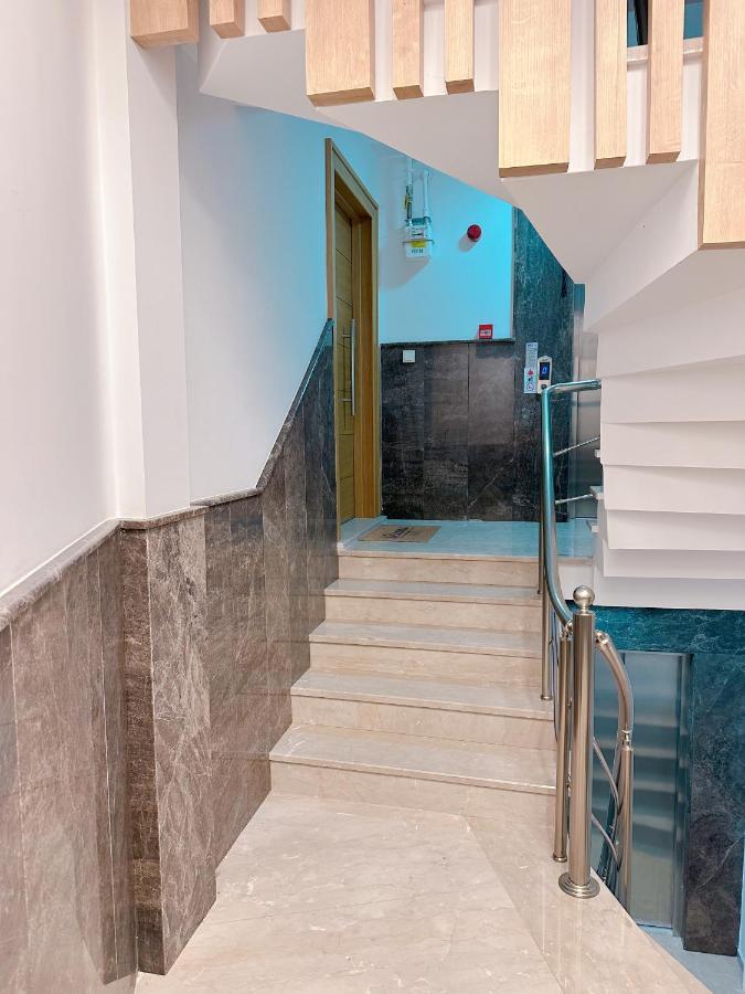Aliya No1-new Close To Taksim *