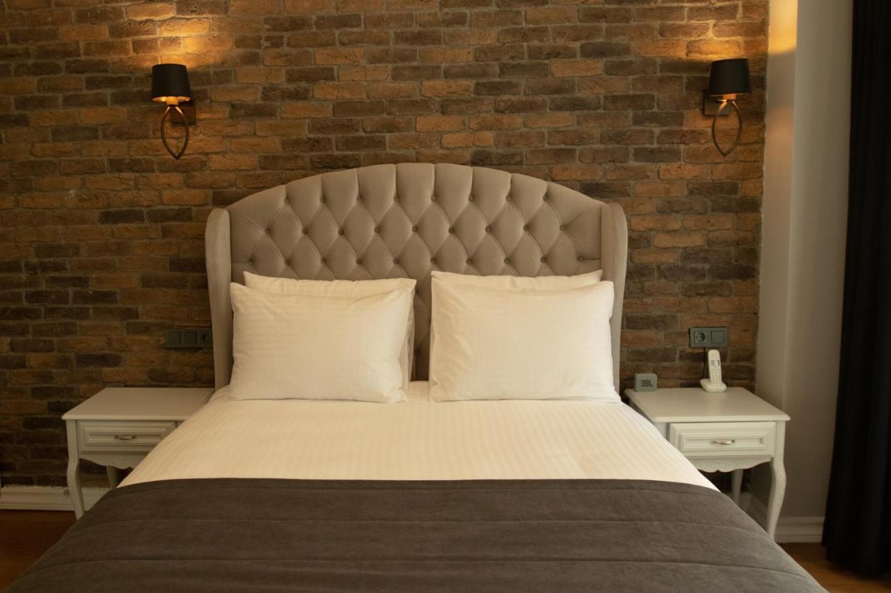 Louis Hotel
