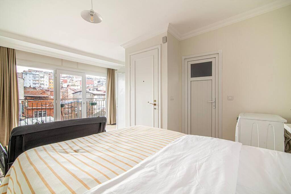 Flat With Terrace In Balat, Fatih * Istanbul