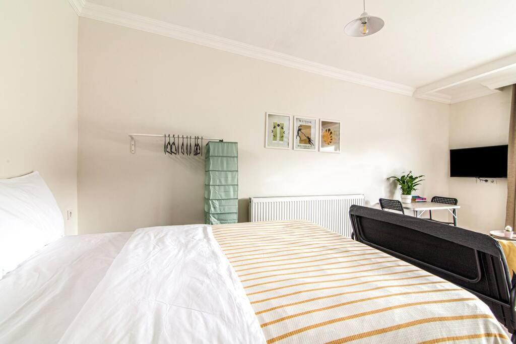 Flat With Terrace In Balat, Fatih