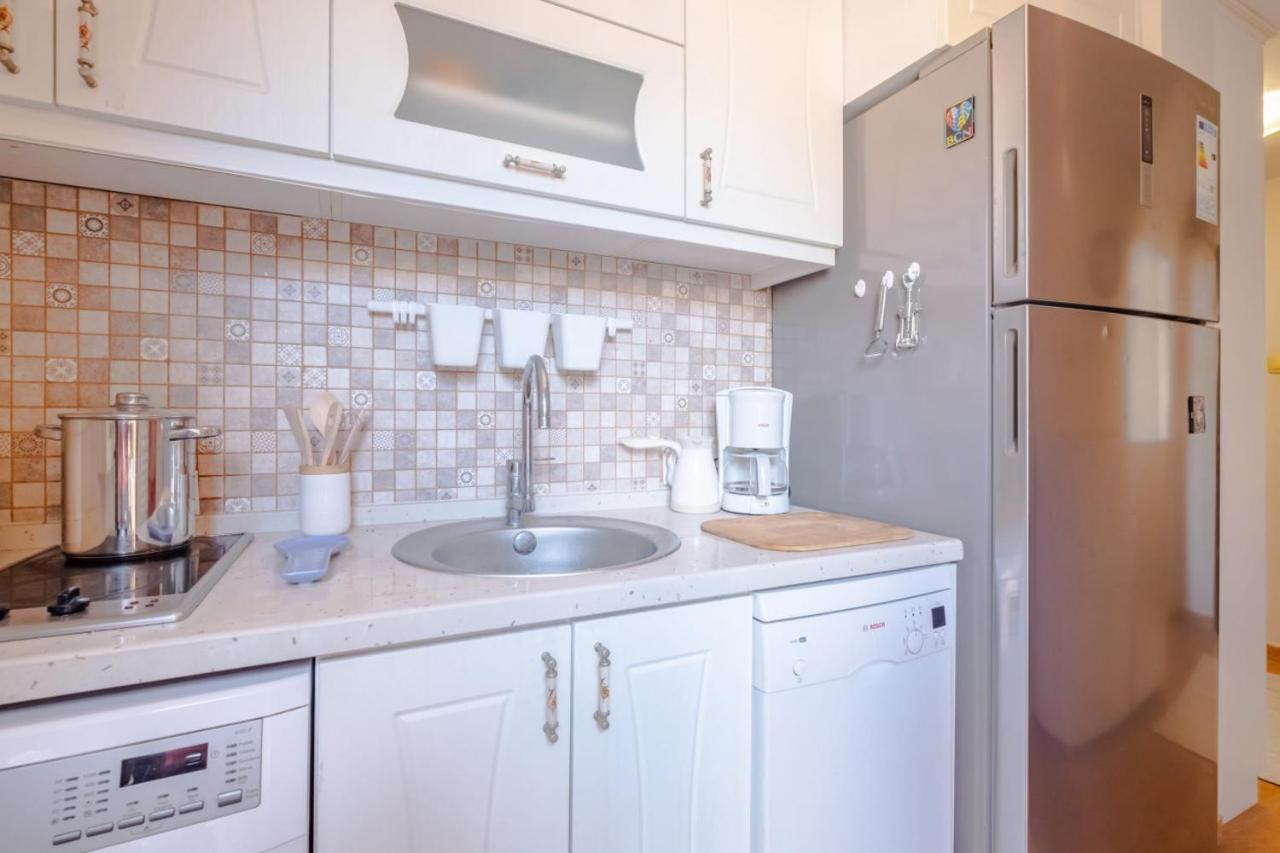 Colorful And Flat With Balcony In Kadikoy Apartment Istanbul