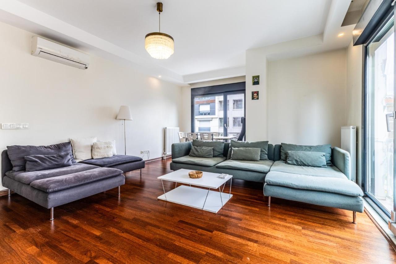 Spacious Flat Near Bagdat Avenue In Suadiye *