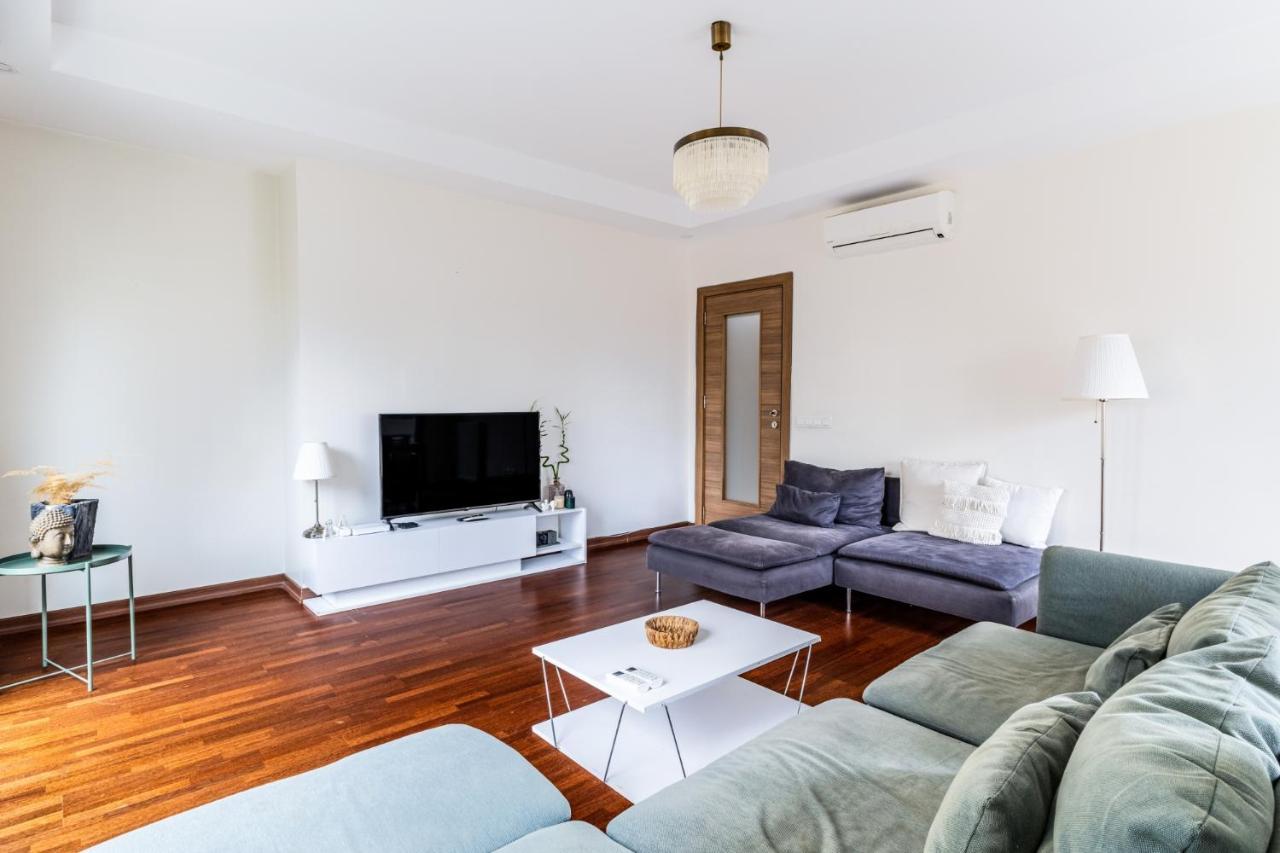 Spacious Flat Near Bagdat Avenue In Suadiye Apartment Istanbul