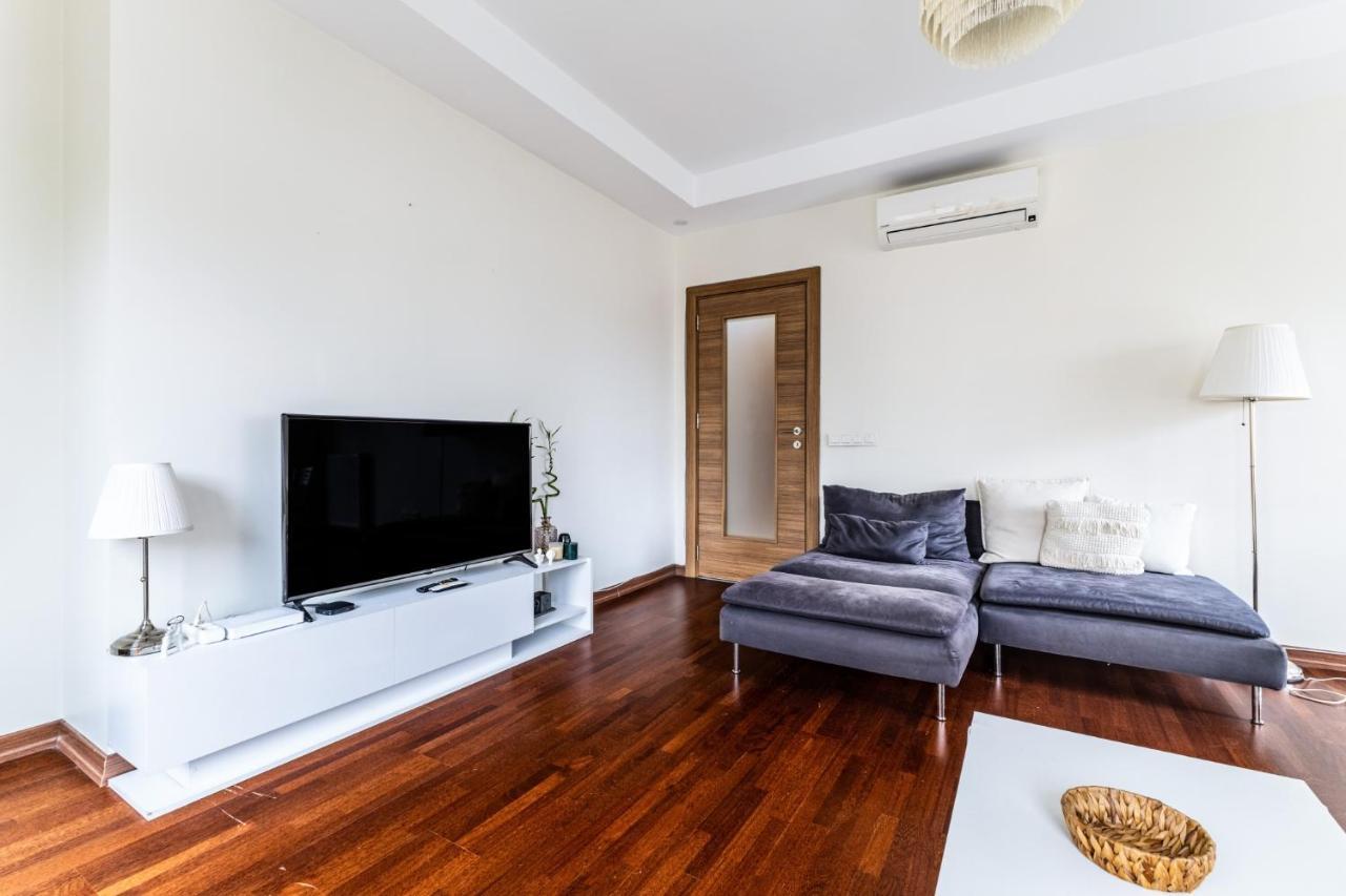Spacious Flat Near Bagdat Avenue In Suadiye Istanbul