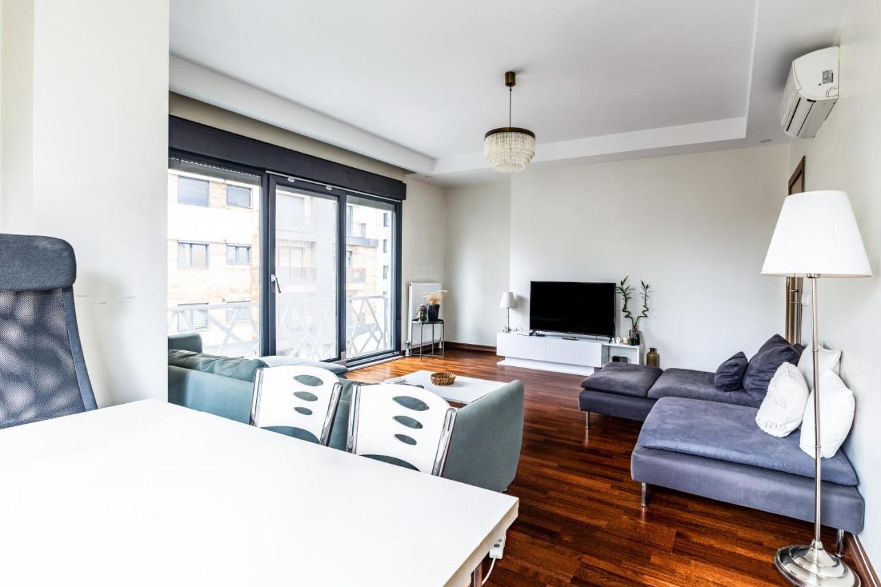 Spacious Flat Near Bagdat Avenue In Suadiye *