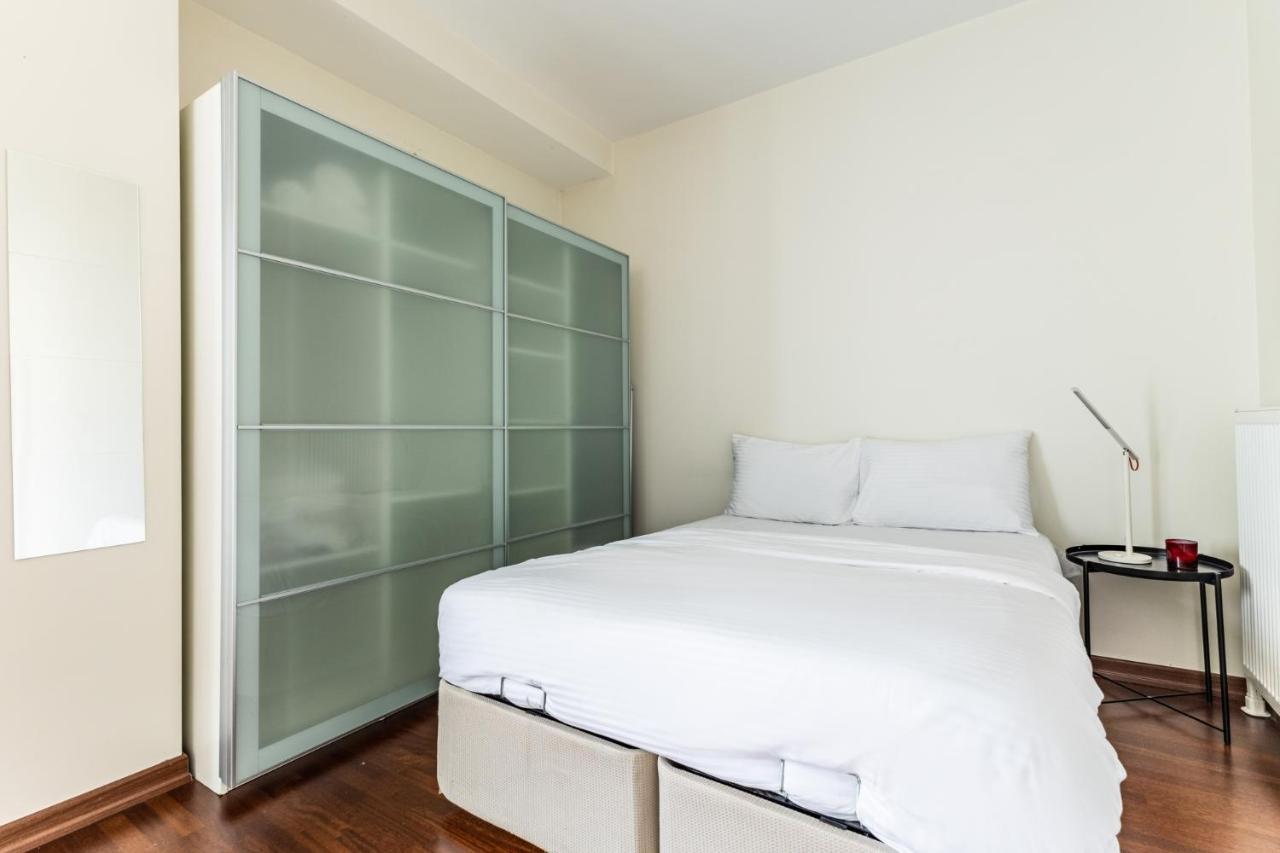 Spacious Flat Near Bagdat Avenue In Suadiye *