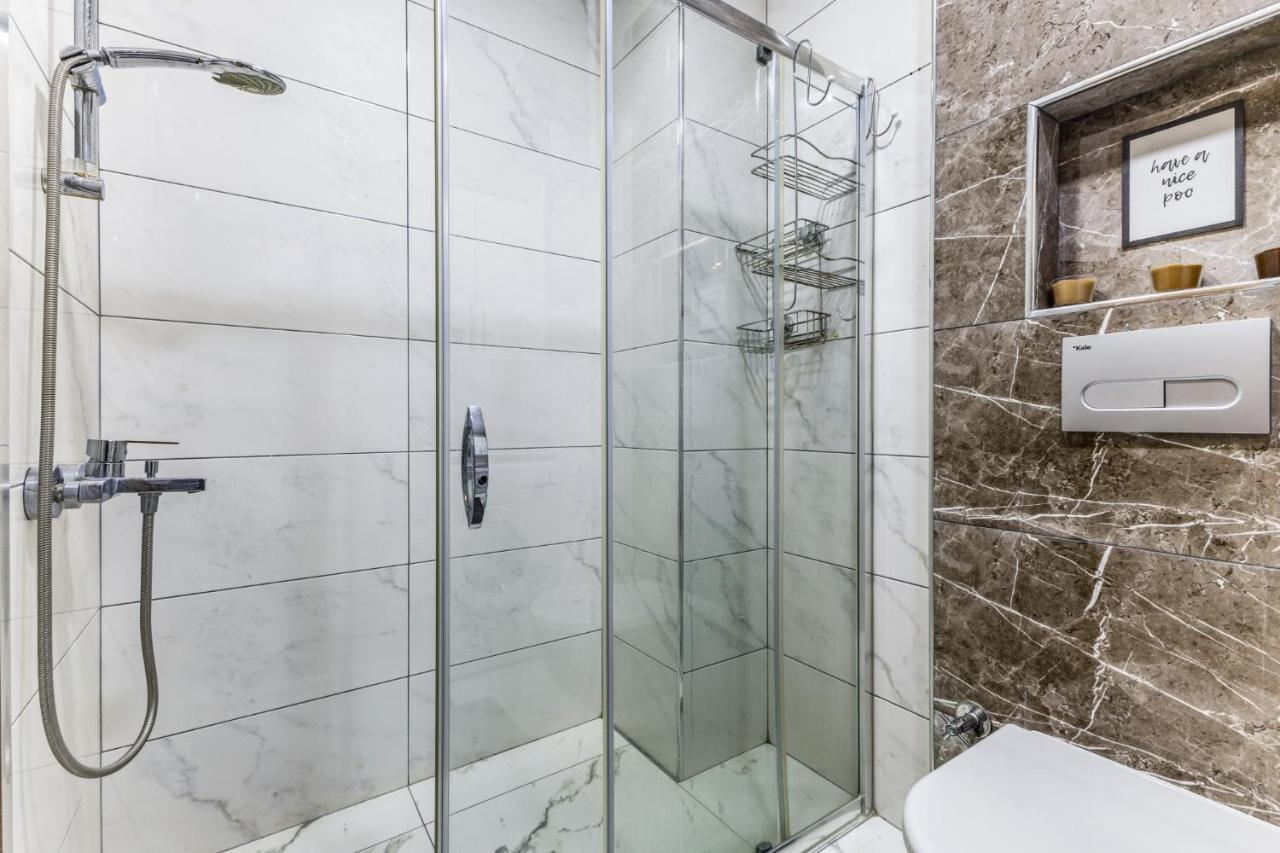 Apartment Spacious Flat Near Bagdat Avenue In Suadiye